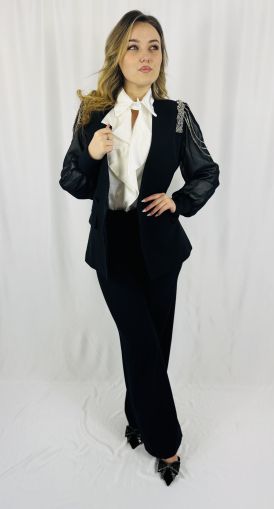 Costum dama elegant cu maneci transparente